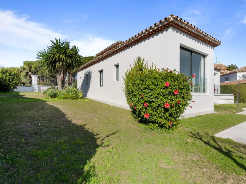 Spectacular Fully Renovated Villa with Sea Views in Elviria