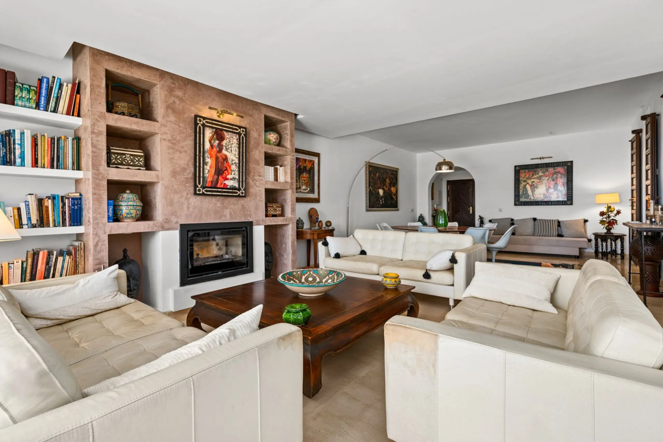 Live just 80 meters from the beach! Stunning Penthouse with harmonious spaces and views – New Golden Mile