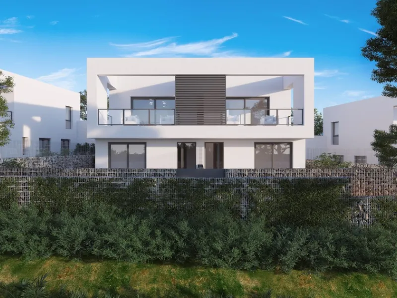 Вилла на продажу в Ривьера-дель-Соль, Михас-Коста с 4 спальнями, 3 ванными комнатами и юго-западной ориентацией, с общественным бассейном, частным гаражом (1 место) и общественным садом. Что касается размеров, недвижимость имеет 165 м2, участок 120 м2, 12