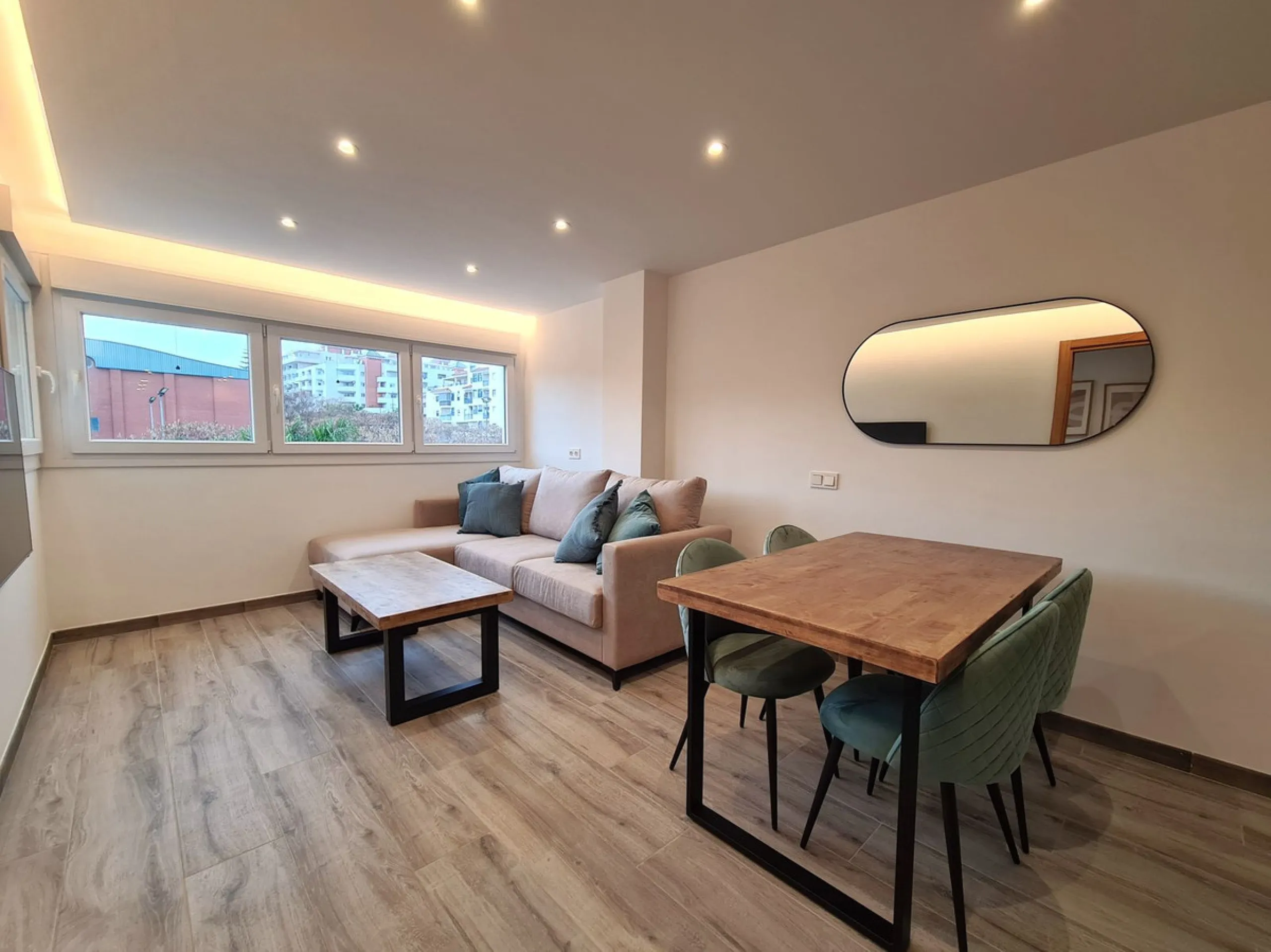FANTASTIC 3-BEDROOM APARTMENT IN ESTEPONA!!