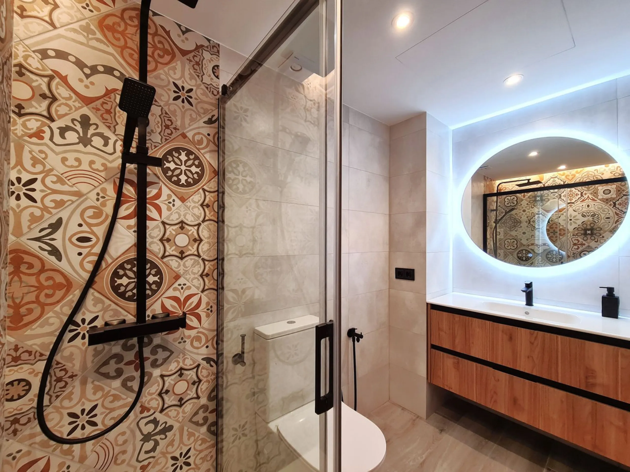FANTASTIC 3-BEDROOM APARTMENT IN ESTEPONA!!