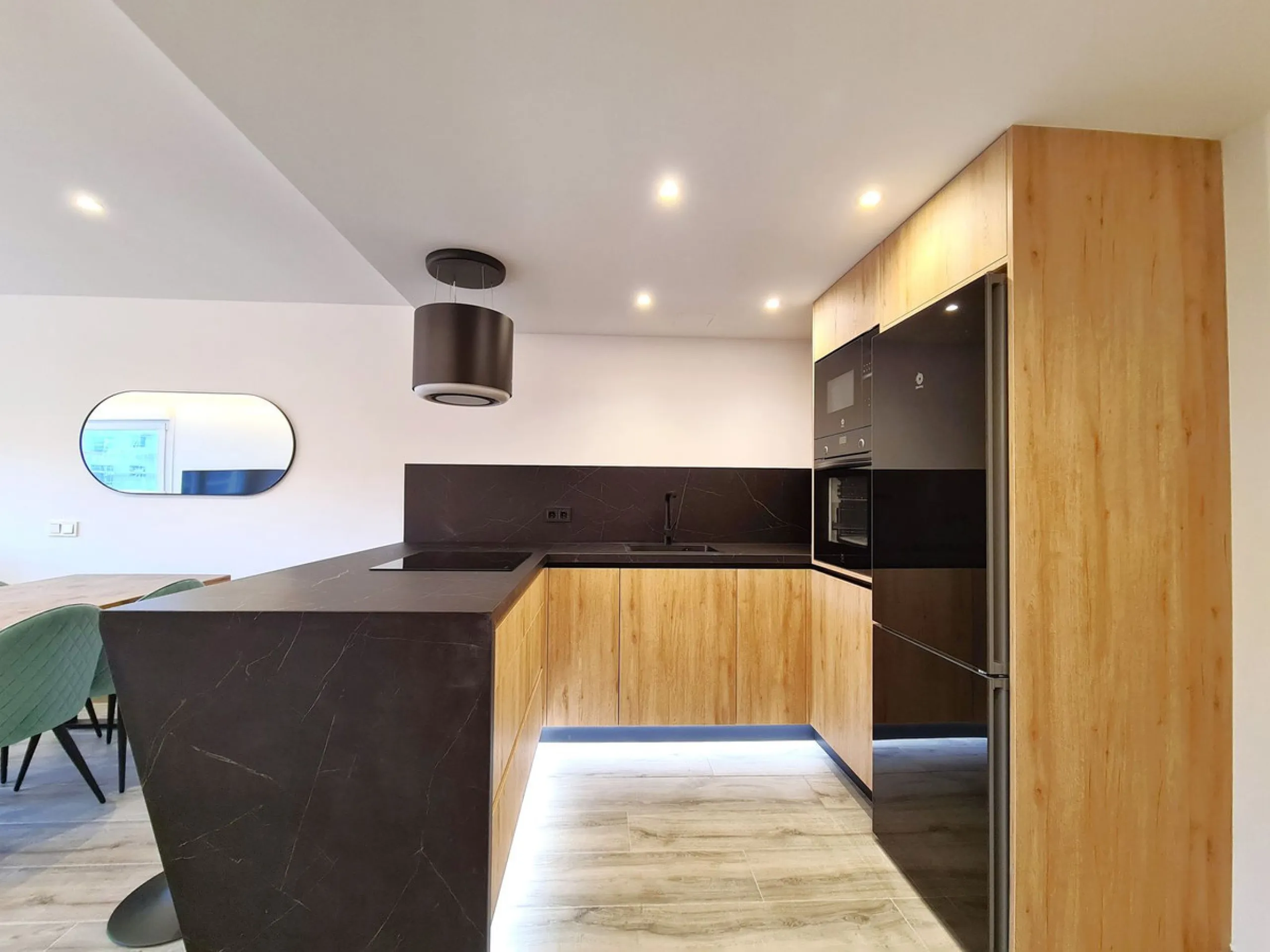 FANTASTIC 3-BEDROOM APARTMENT IN ESTEPONA!!