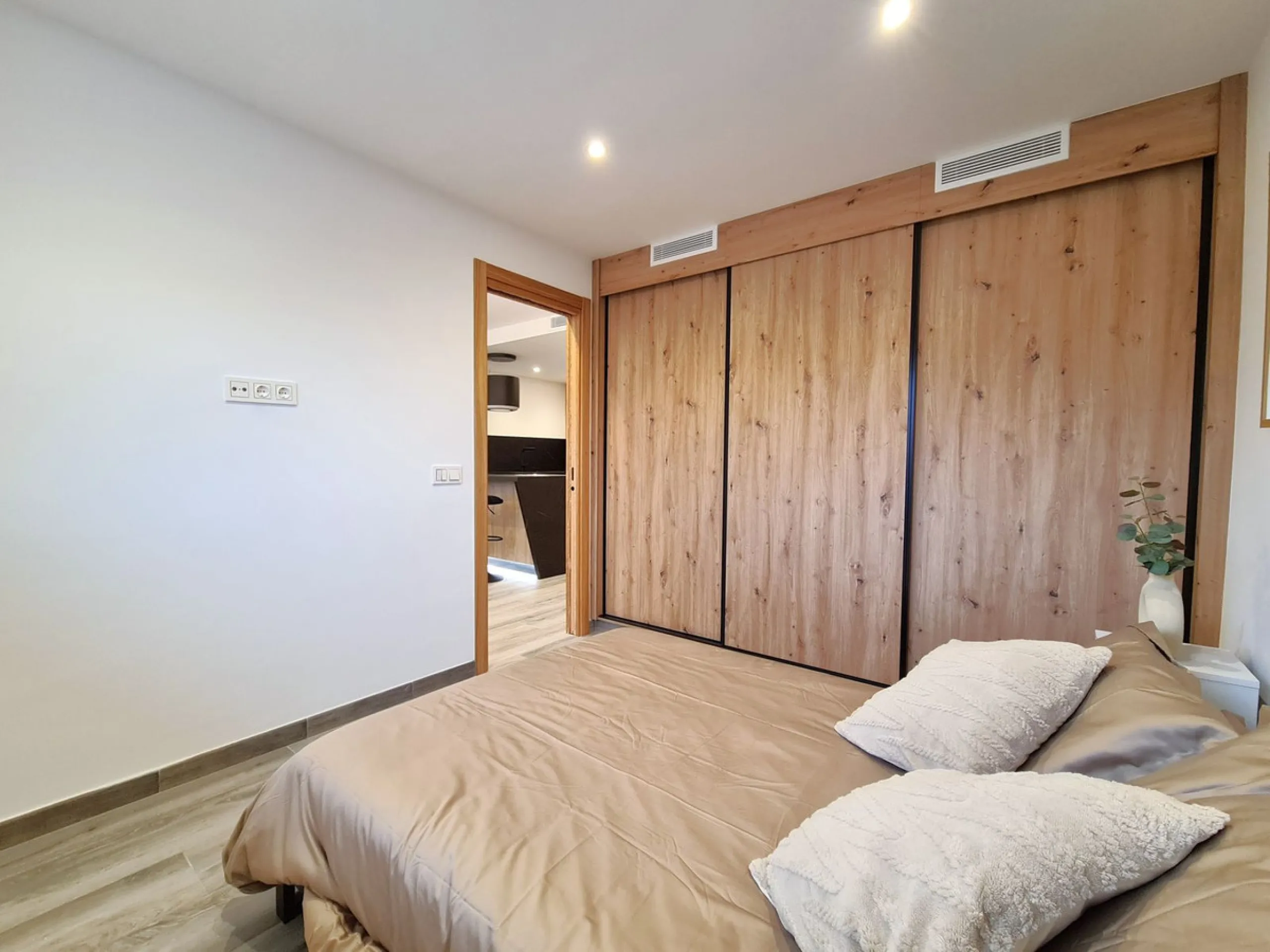 FANTASTIC 3-BEDROOM APARTMENT IN ESTEPONA!!