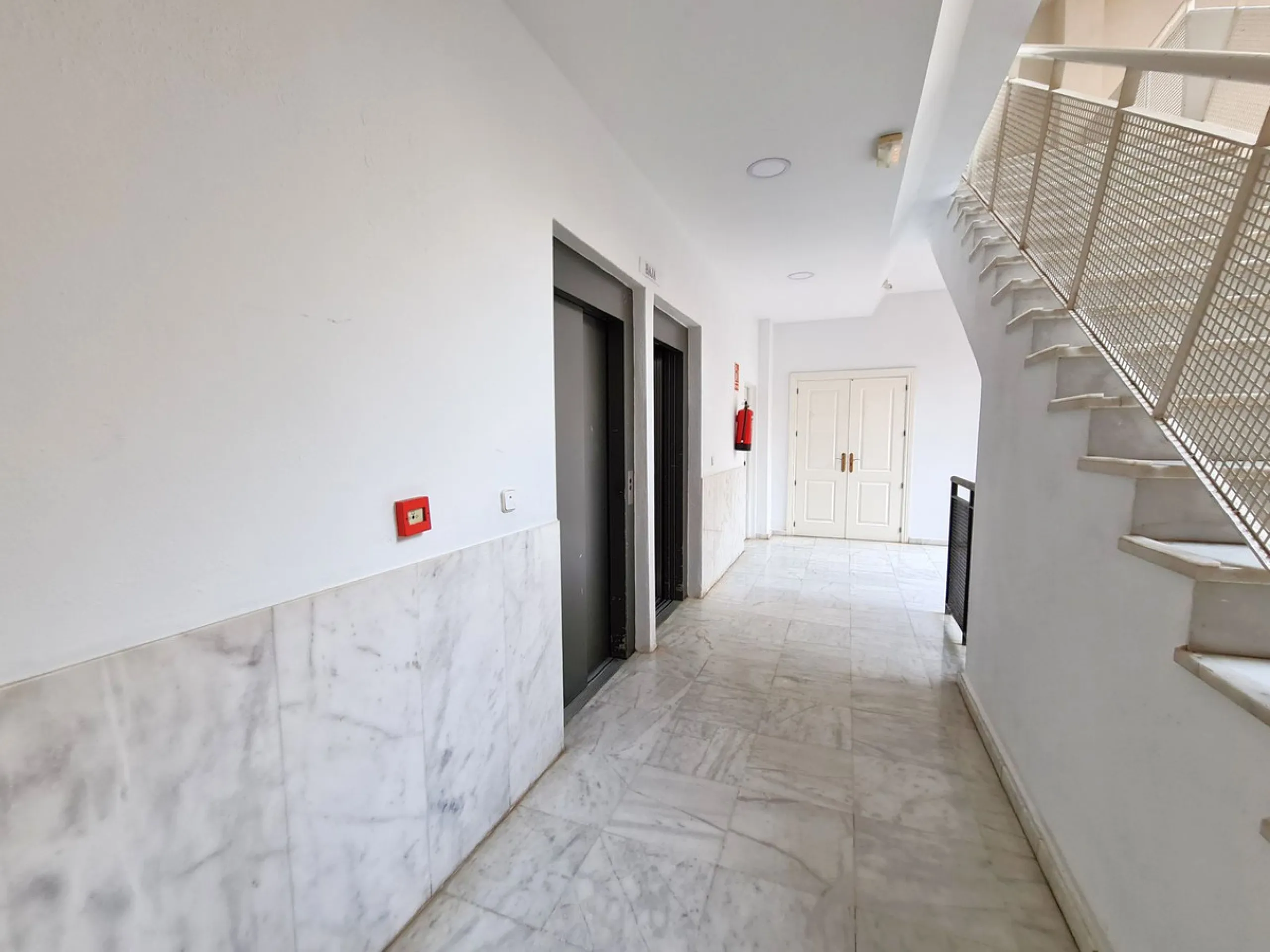 FANTASTIC 3-BEDROOM APARTMENT IN ESTEPONA!!