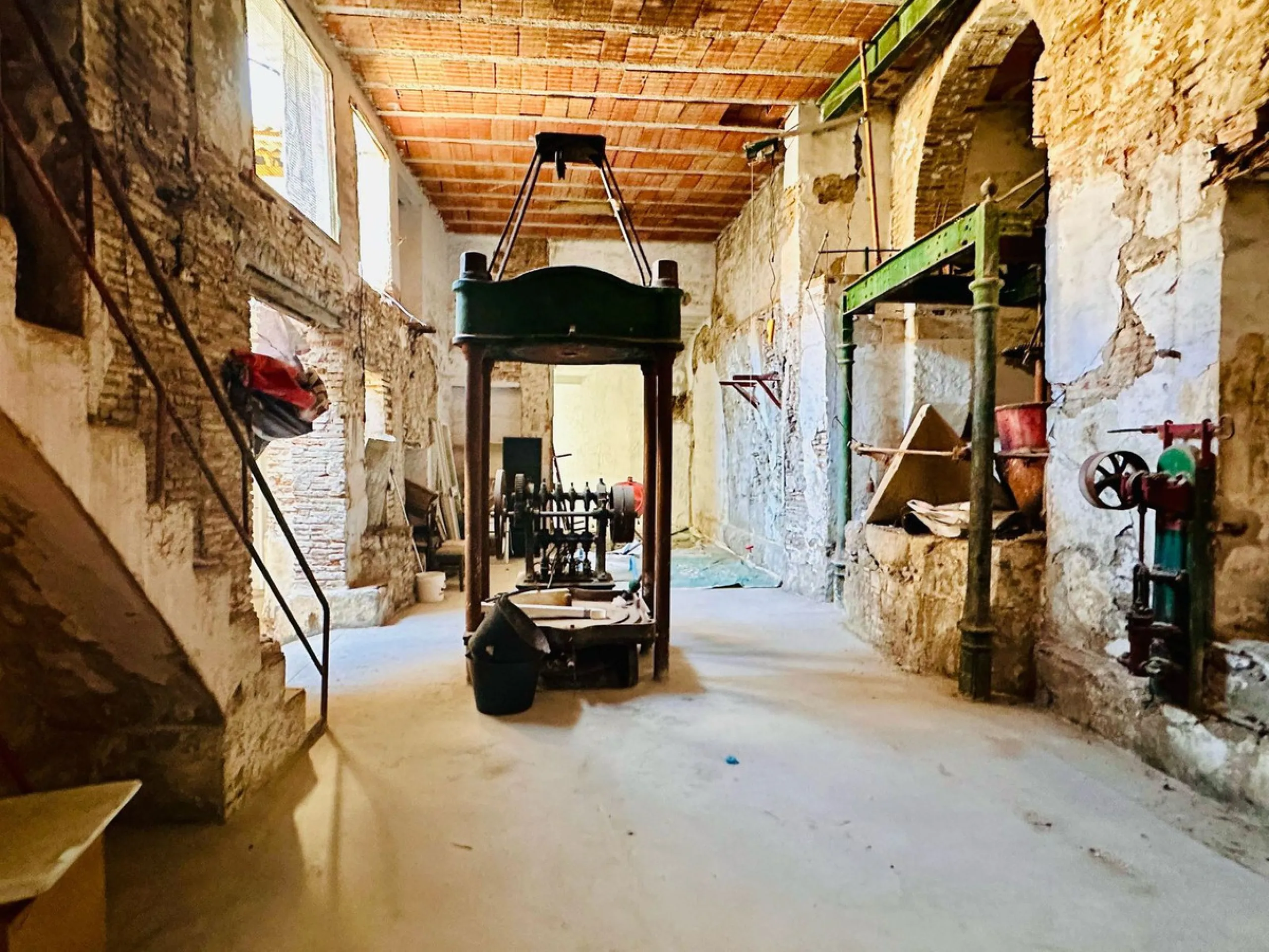 600 m² built on two floors + terraces