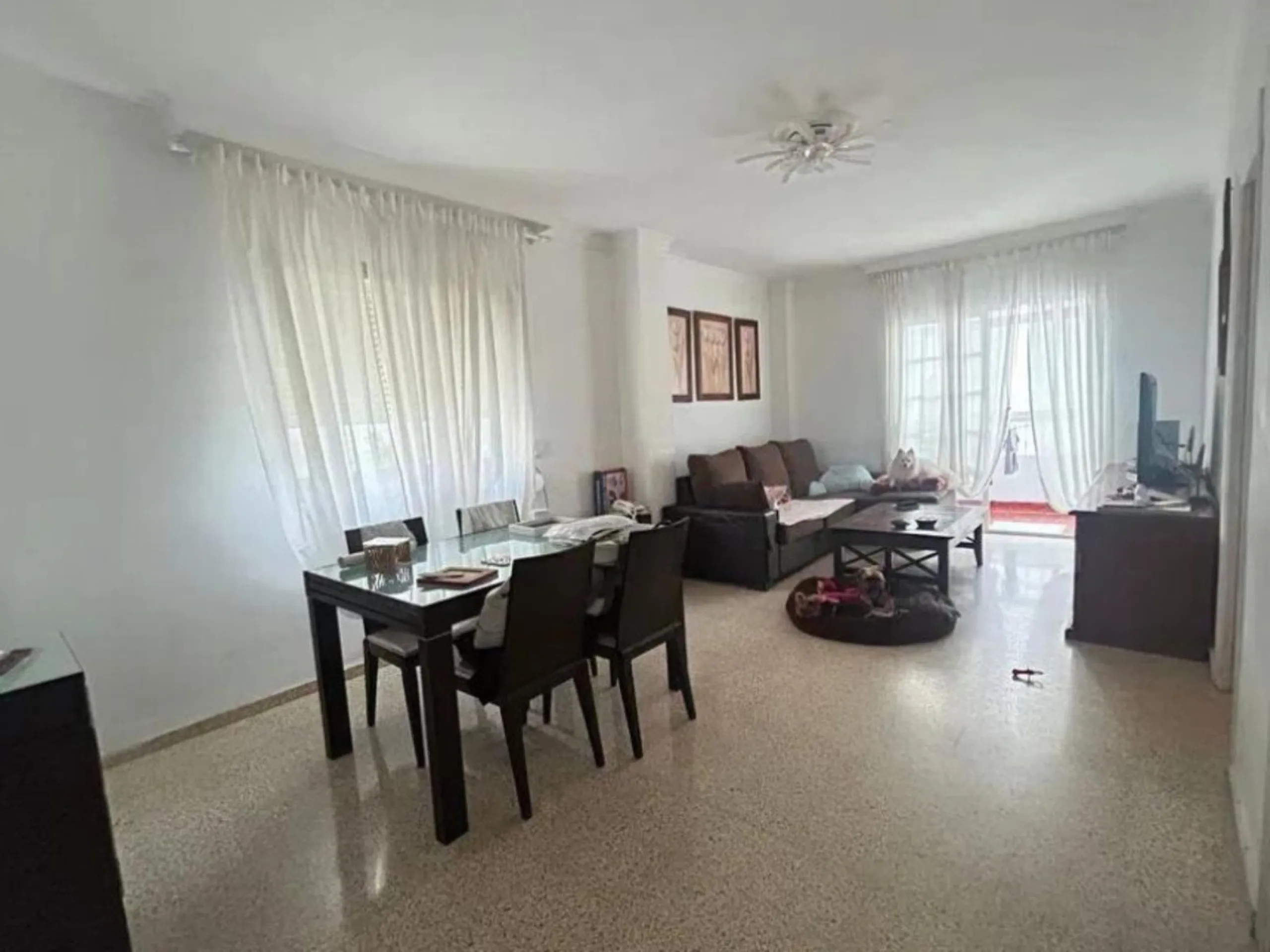 Middle Floor Apartment, Estepona, Costa del Sol.