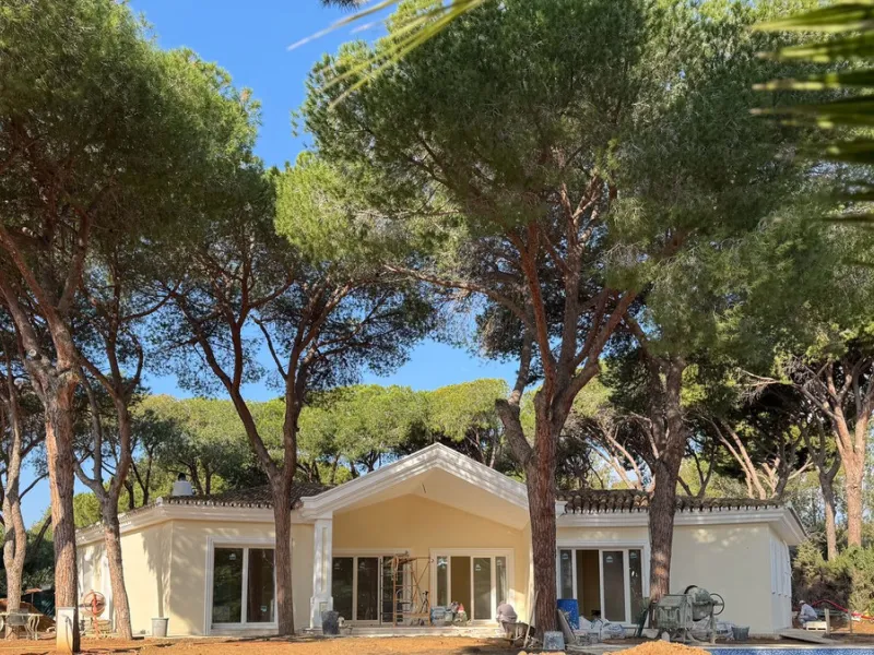 One Level Villa in one of the most sought-after areas of Las Chapas!