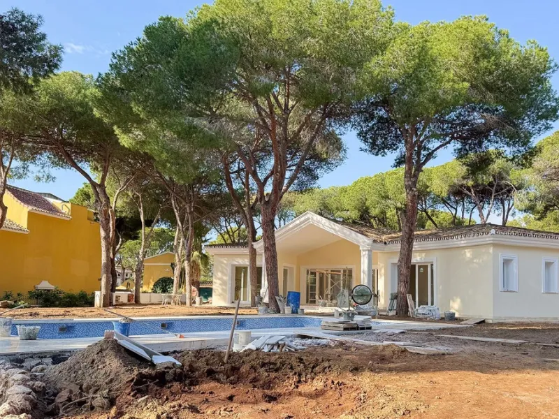 One Level Villa in one of the most sought-after areas of Las Chapas!