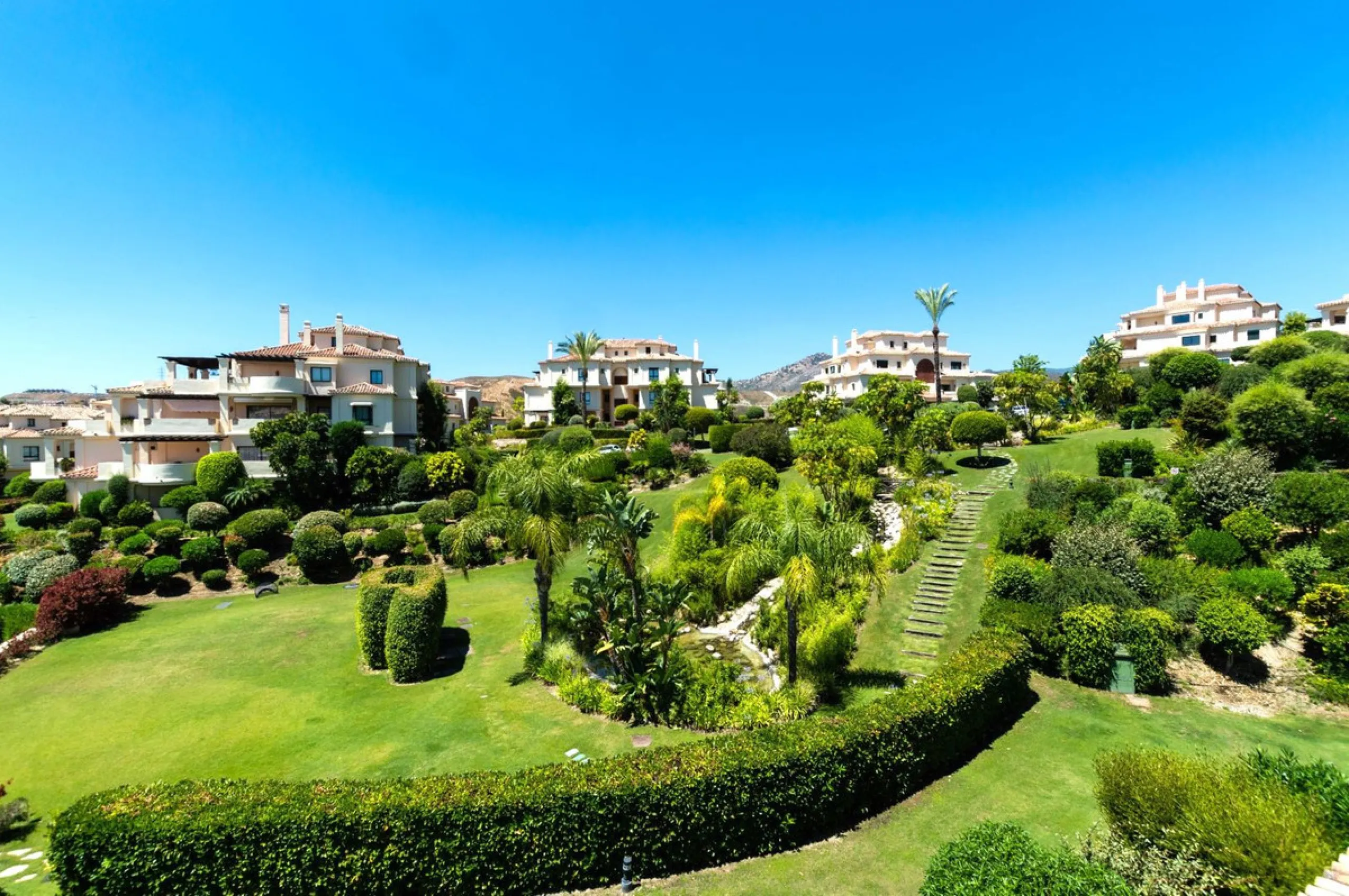 Spectacular Duplex Penthouse in Capanes del Golf, Benahavis