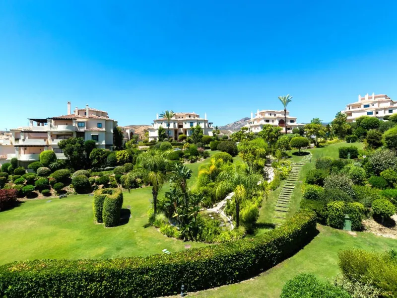 Spectacular Duplex Penthouse in Capanes del Golf, Benahavis
