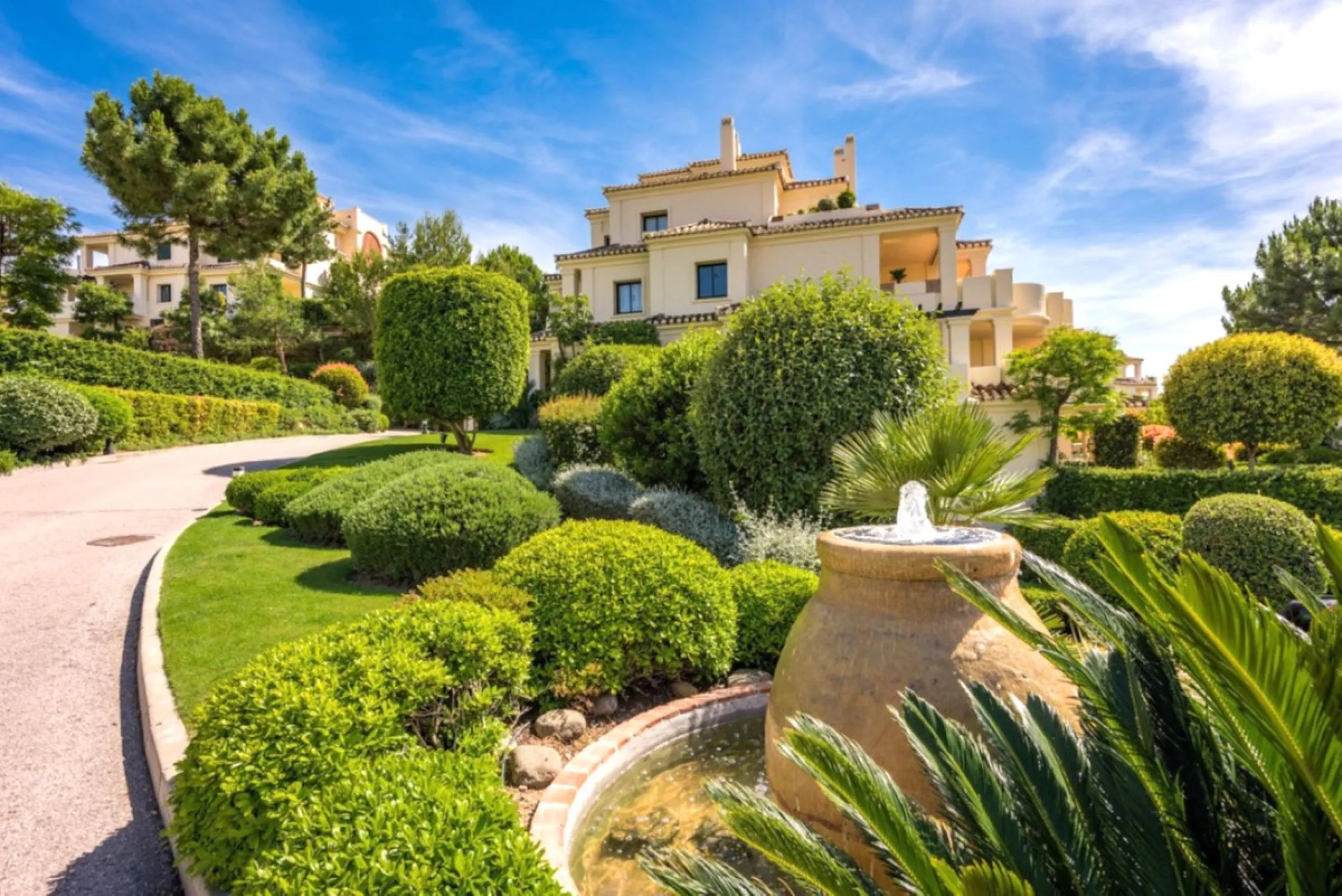 Spectacular Duplex Penthouse in Capanes del Golf, Benahavis