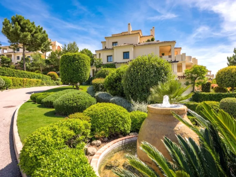 Spectacular Duplex Penthouse in Capanes del Golf, Benahavis