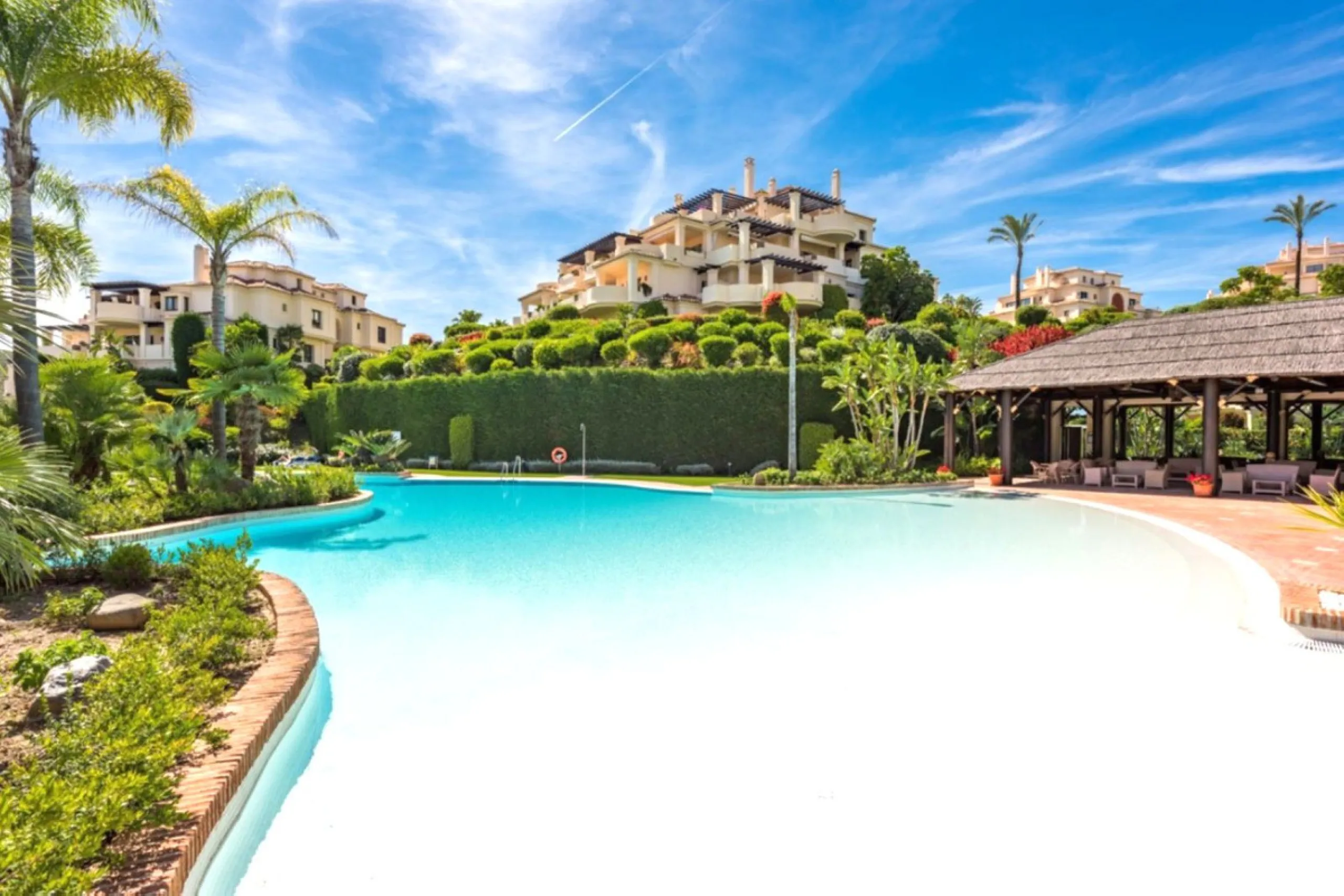 Spectacular Duplex Penthouse in Capanes del Golf, Benahavis