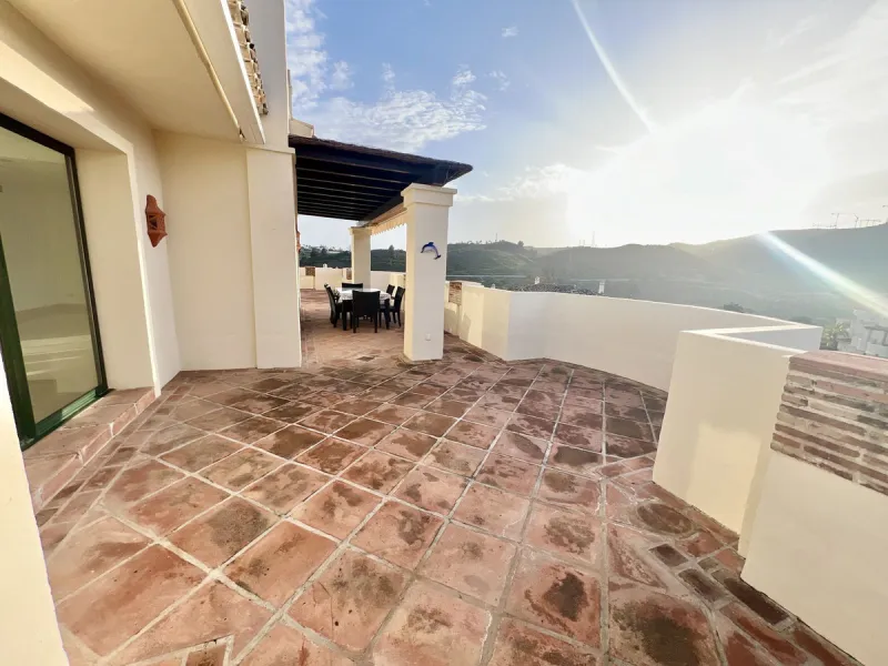 Spectacular Duplex Penthouse in Capanes del Golf, Benahavis