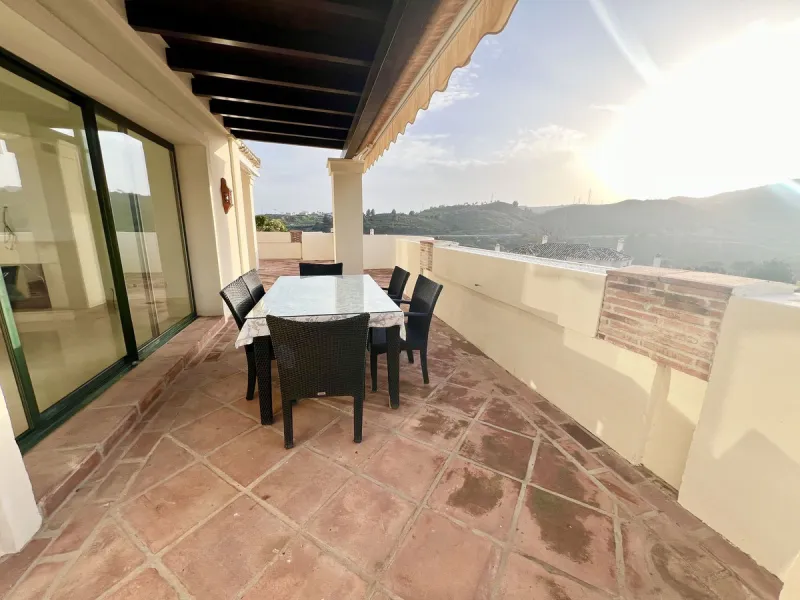 Spectacular Duplex Penthouse in Capanes del Golf, Benahavis