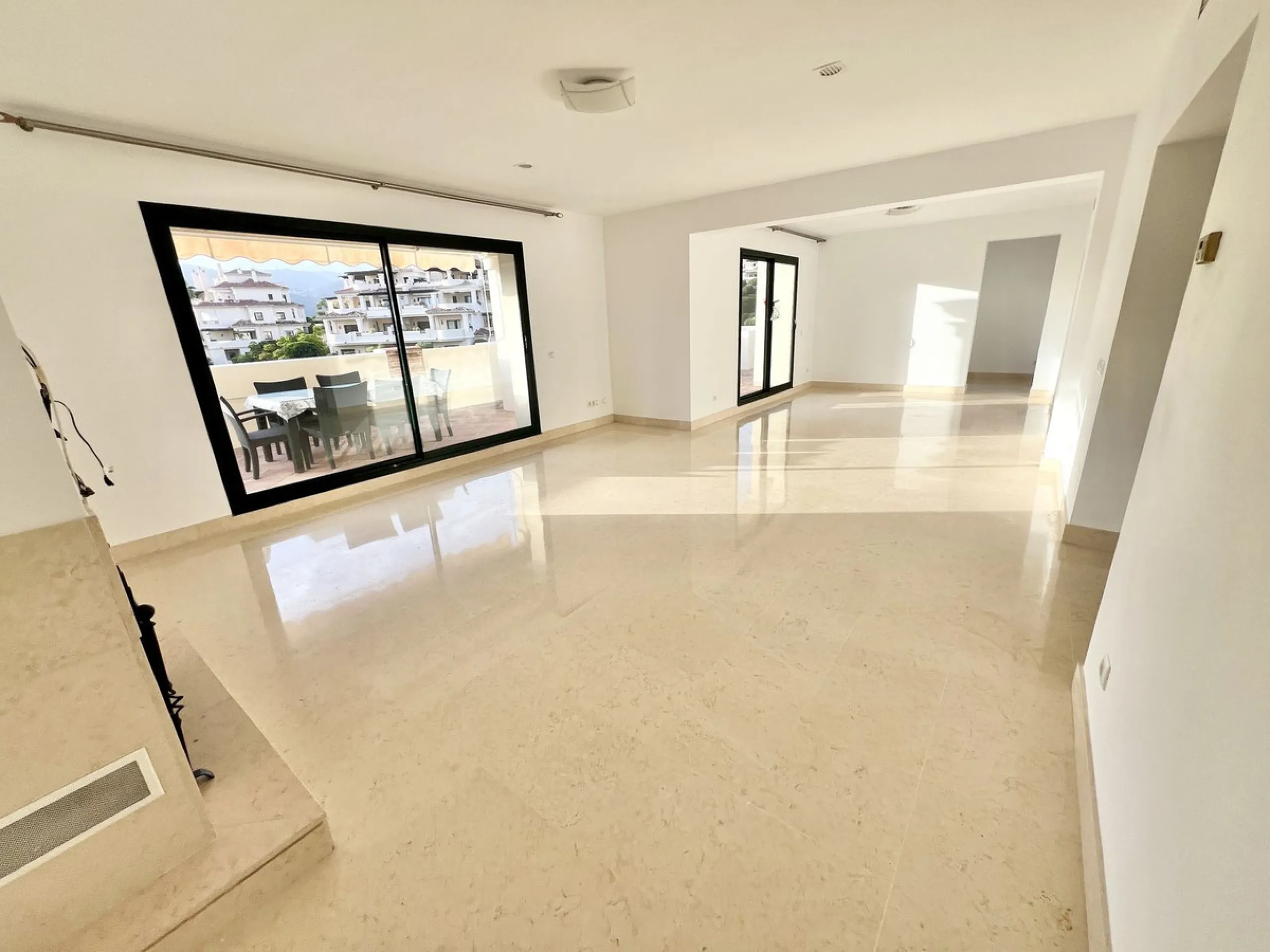 Spectacular Duplex Penthouse in Capanes del Golf, Benahavis