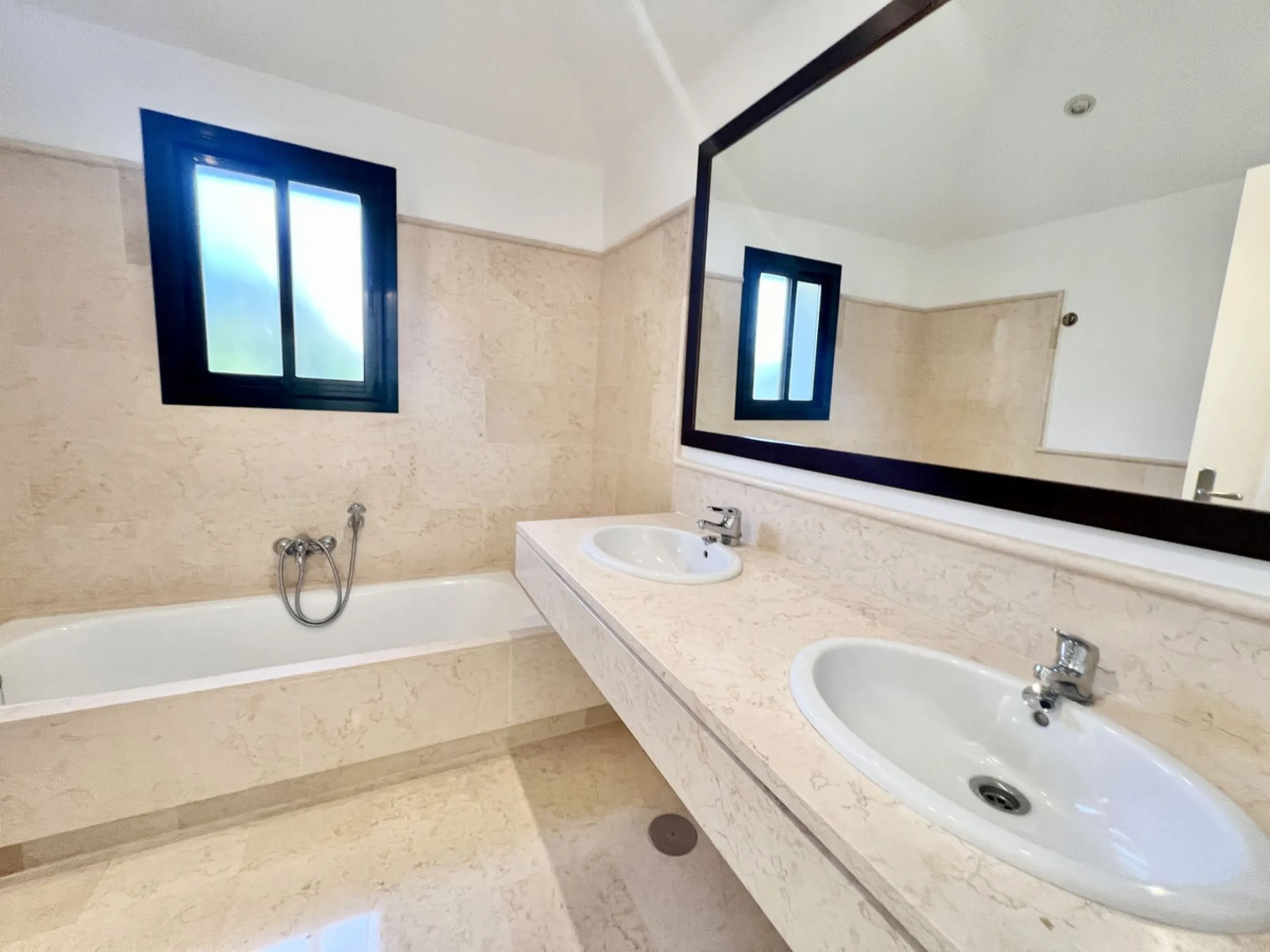 Spectacular Duplex Penthouse in Capanes del Golf, Benahavis