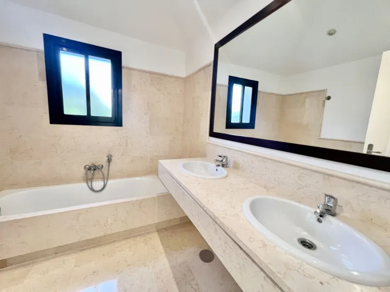 Spectacular Duplex Penthouse in Capanes del Golf, Benahavis