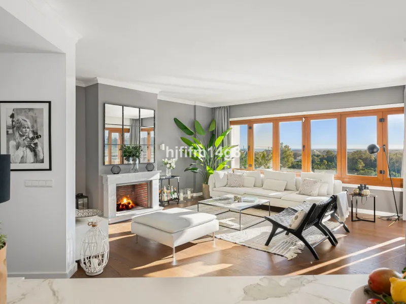 Apartment - Penthouse Duplex в продаже в Marbella, Málaga. В доме 5 спален и 4 ванных комнат. Площадь дома 166 м²