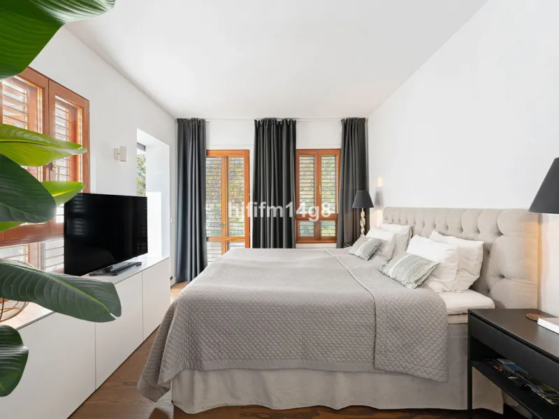 Apartment - Penthouse Duplex в продаже в Marbella, Málaga. В доме 5 спален и 4 ванных комнат. Площадь дома 166 м²