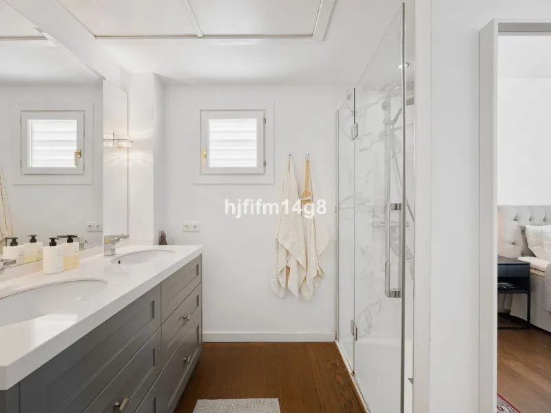 Apartment - Penthouse Duplex в продаже в Marbella, Málaga. В доме 5 спален и 4 ванных комнат. Площадь дома 166 м²