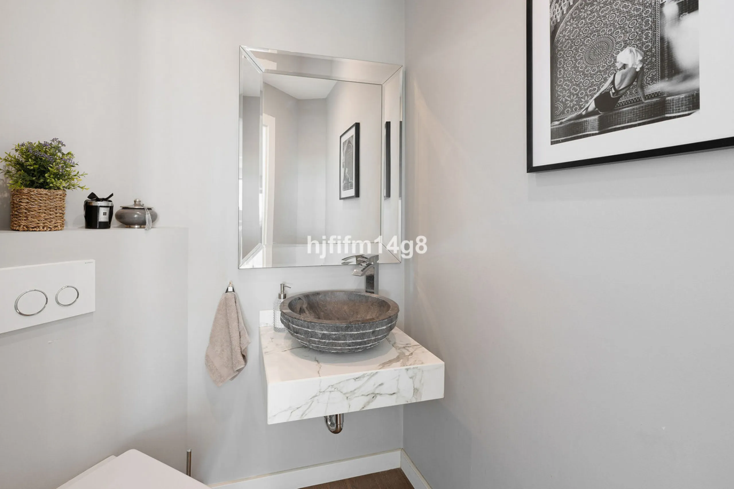 Apartment - Penthouse Duplex в продаже в Marbella, Málaga. В доме 5 спален и 4 ванных комнат. Площадь дома 166 м²