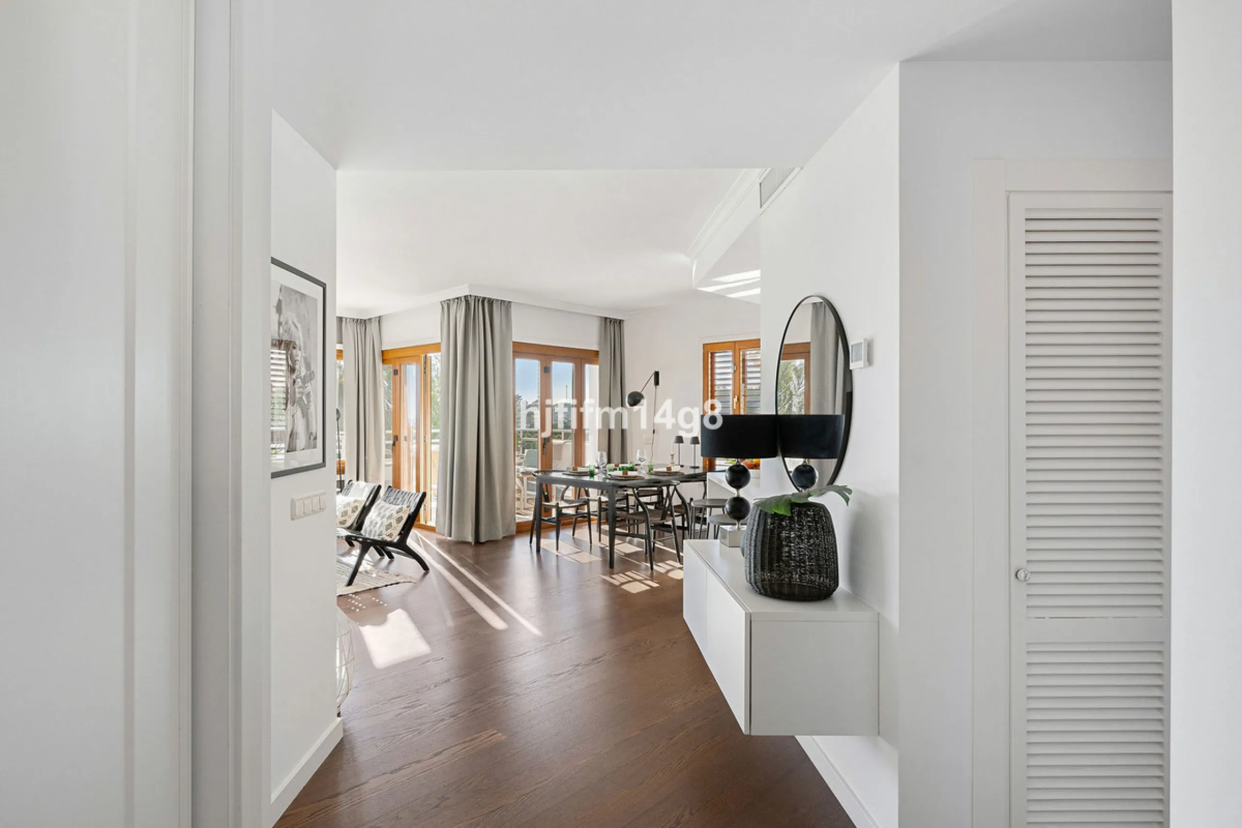 Apartment - Penthouse Duplex в продаже в Marbella, Málaga. В доме 5 спален и 4 ванных комнат. Площадь дома 166 м²
