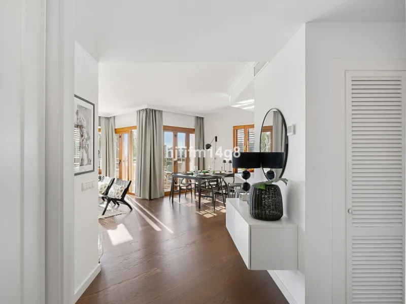 Apartment - Penthouse Duplex в продаже в Marbella, Málaga. В доме 5 спален и 4 ванных комнат. Площадь дома 166 м²