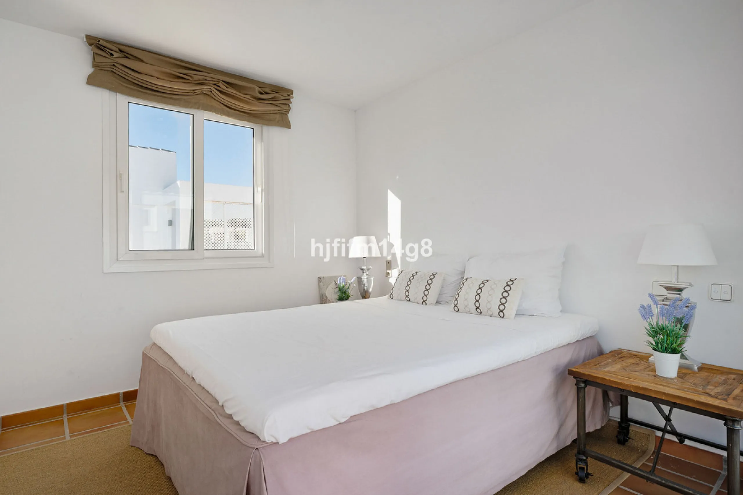 Apartment - Penthouse Duplex в продаже в Marbella, Málaga. В доме 5 спален и 4 ванных комнат. Площадь дома 166 м²