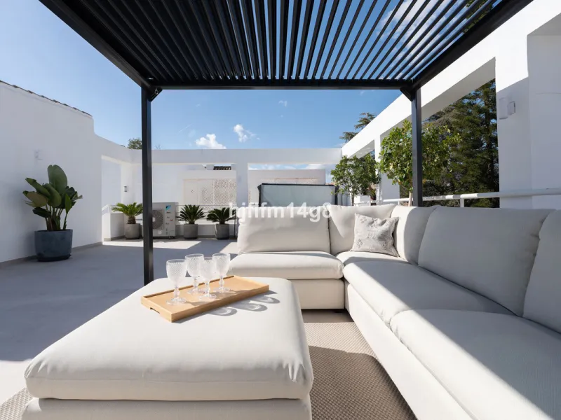 Apartment - Penthouse Duplex в продаже в Marbella, Málaga. В доме 5 спален и 4 ванных комнат. Площадь дома 166 м²