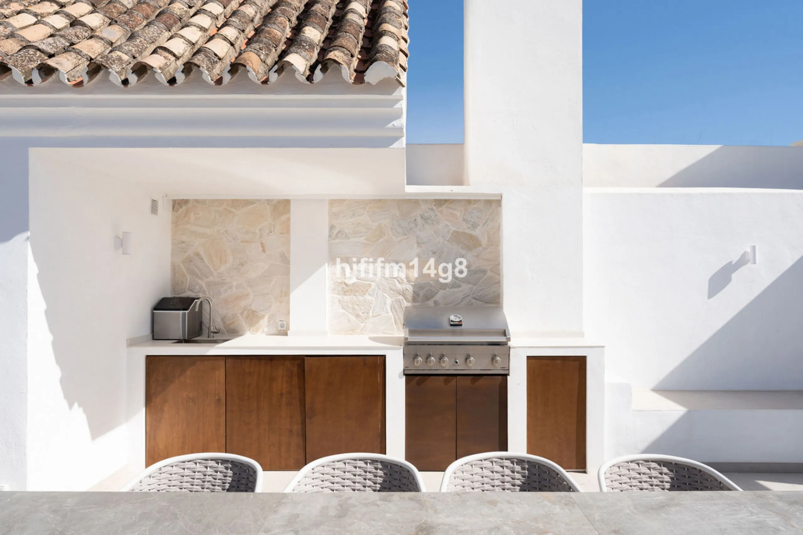 Apartment - Penthouse Duplex в продаже в Marbella, Málaga. В доме 5 спален и 4 ванных комнат. Площадь дома 166 м²