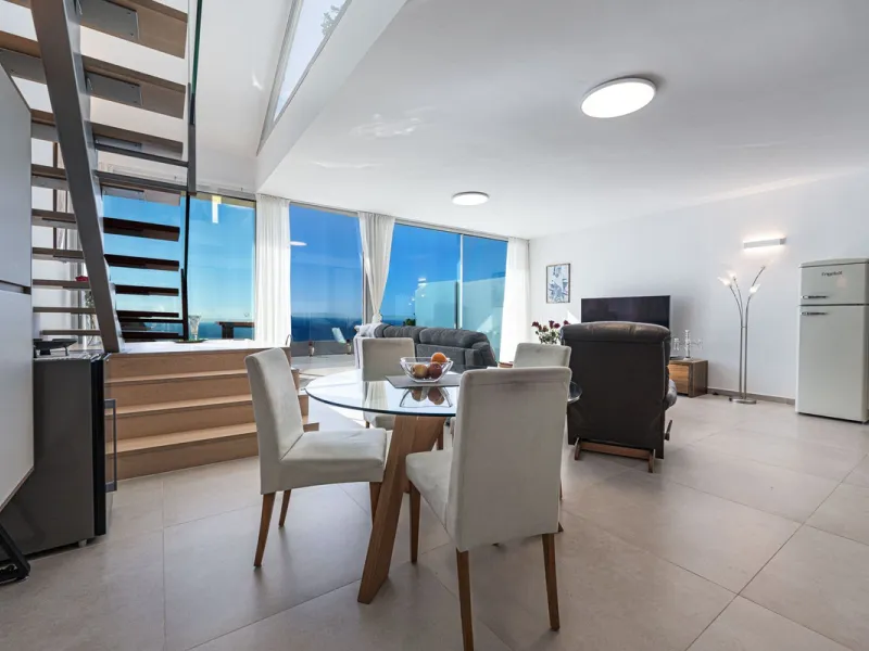 Apartment - Penthouse Duplex в продаже в Benalmadena, Málaga. В доме 3 спален и 2 ванных комнат. Площадь дома 155 м²
