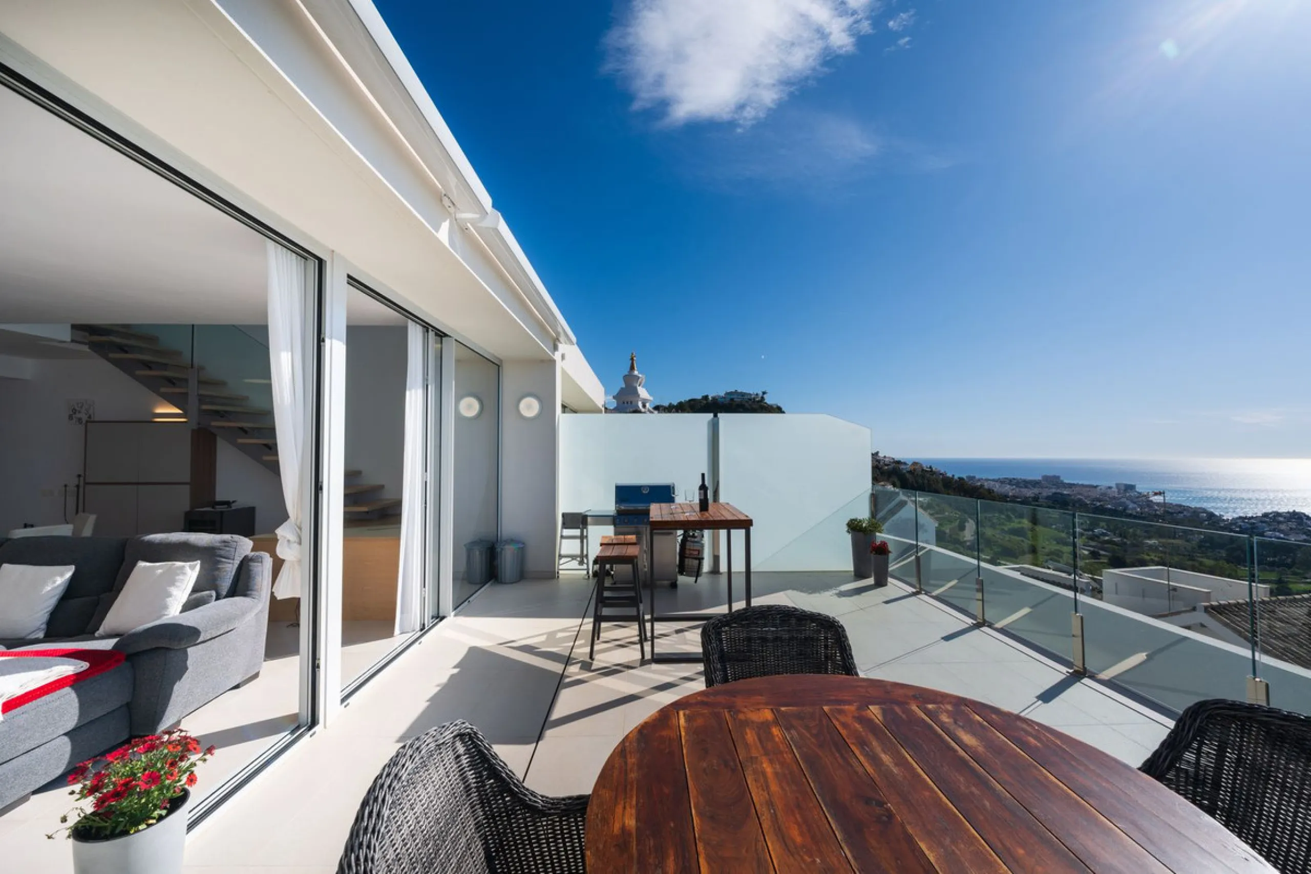 Apartment - Penthouse Duplex в продаже в Benalmadena, Málaga. В доме 3 спален и 2 ванных комнат. Площадь дома 155 м²