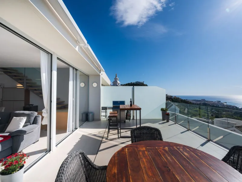 Apartment - Penthouse Duplex в продаже в Benalmadena, Málaga. В доме 3 спален и 2 ванных комнат. Площадь дома 155 м²