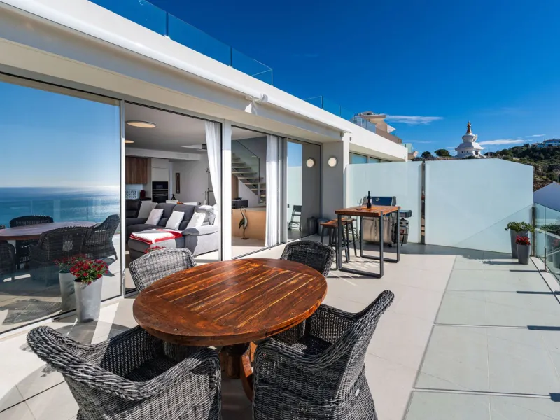 Apartment - Penthouse Duplex в продаже в Benalmadena, Málaga. В доме 3 спален и 2 ванных комнат. Площадь дома 155 м²