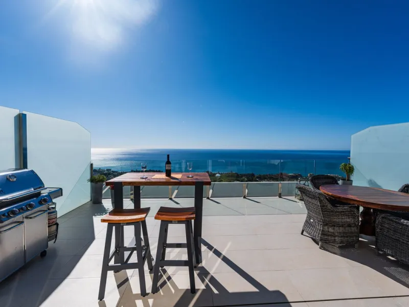 Apartment - Penthouse Duplex в продаже в Benalmadena, Málaga. В доме 3 спален и 2 ванных комнат. Площадь дома 155 м²