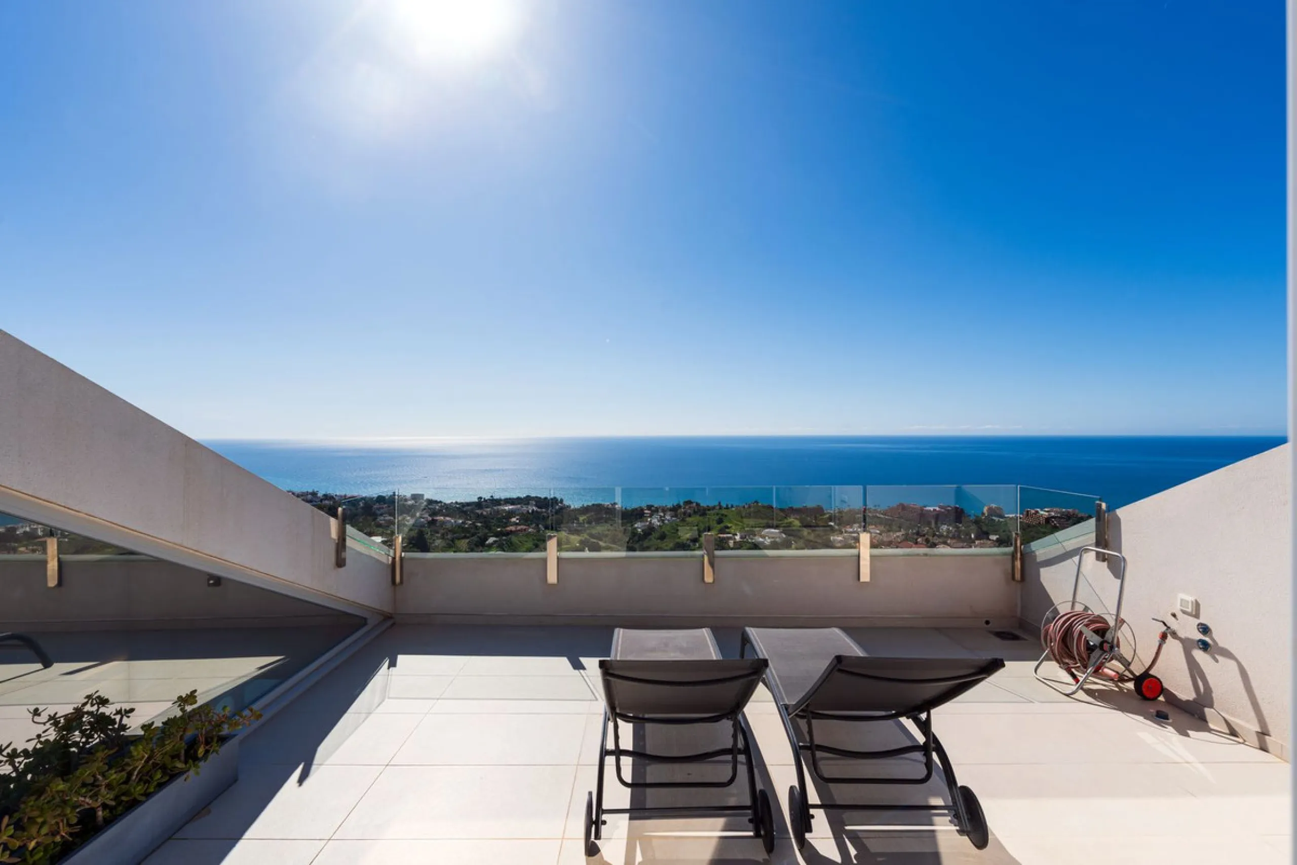 Apartment - Penthouse Duplex в продаже в Benalmadena, Málaga. В доме 3 спален и 2 ванных комнат. Площадь дома 155 м²