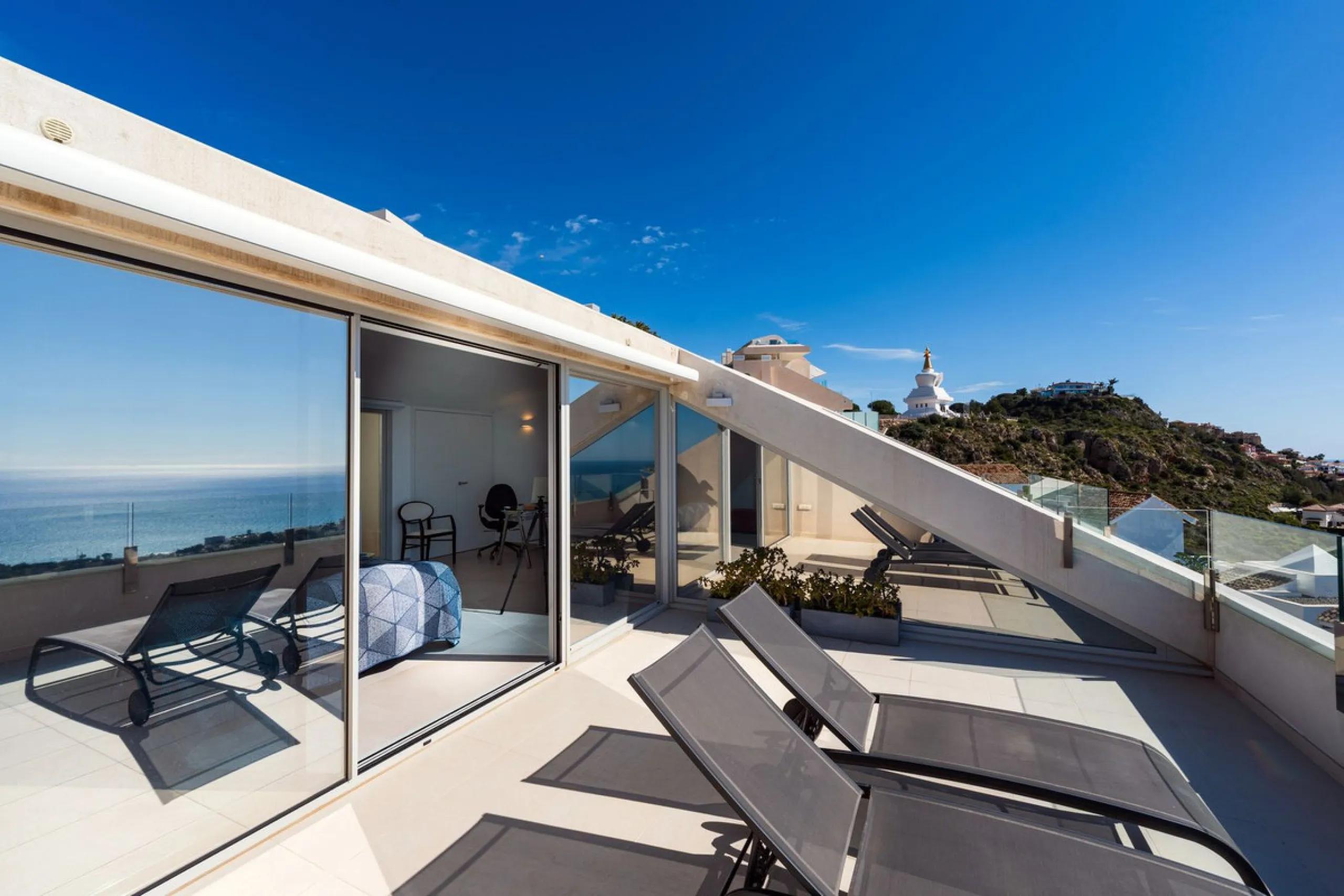 Apartment - Penthouse Duplex в продаже в Benalmadena, Málaga. В доме 3 спален и 2 ванных комнат. Площадь дома 155 м²