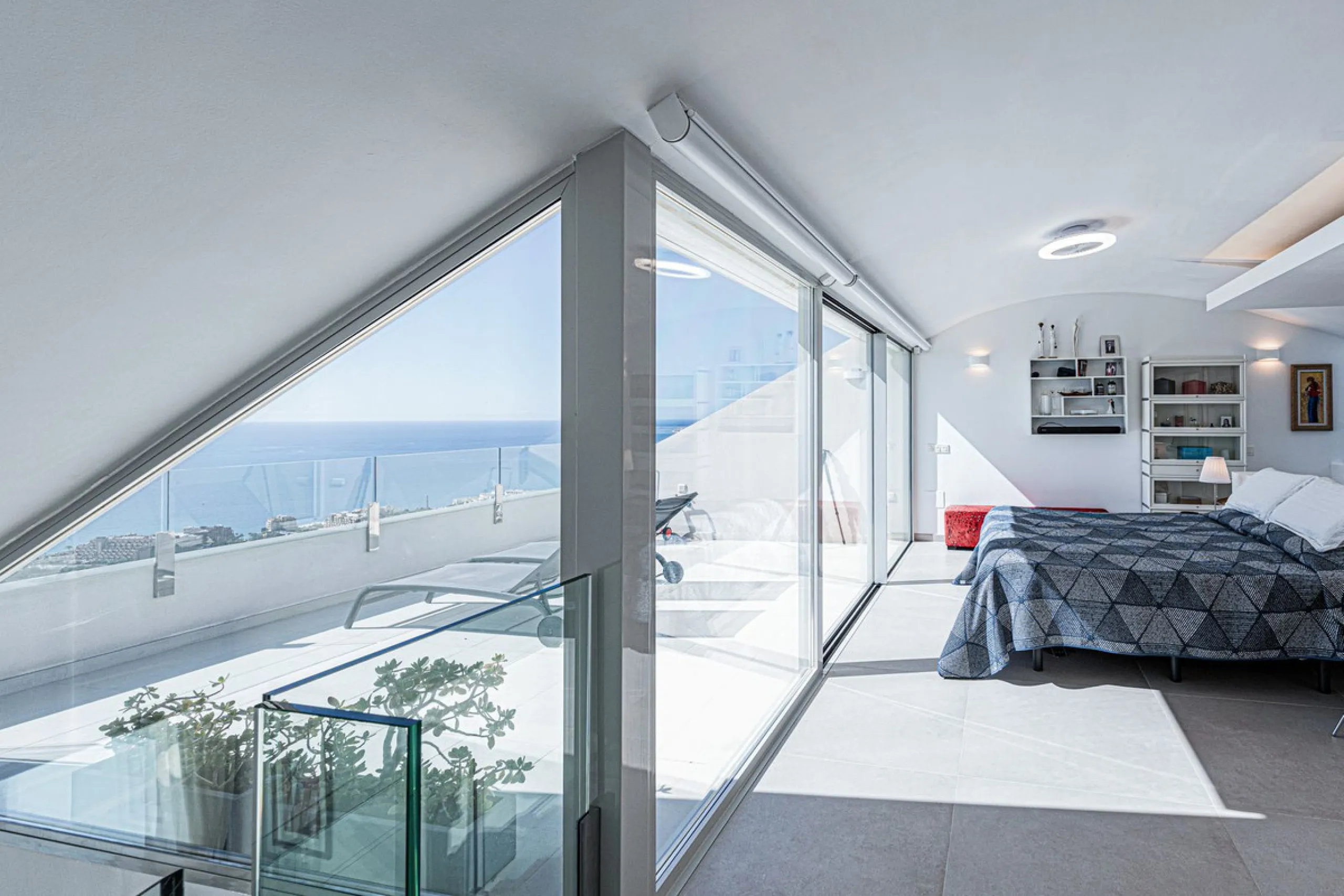 Apartment - Penthouse Duplex в продаже в Benalmadena, Málaga. В доме 3 спален и 2 ванных комнат. Площадь дома 155 м²