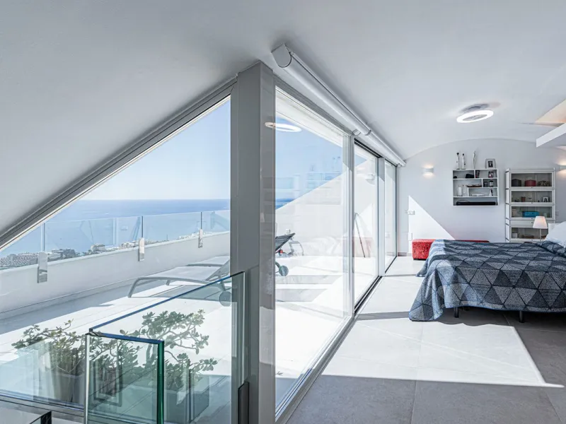 Apartment - Penthouse Duplex в продаже в Benalmadena, Málaga. В доме 3 спален и 2 ванных комнат. Площадь дома 155 м²