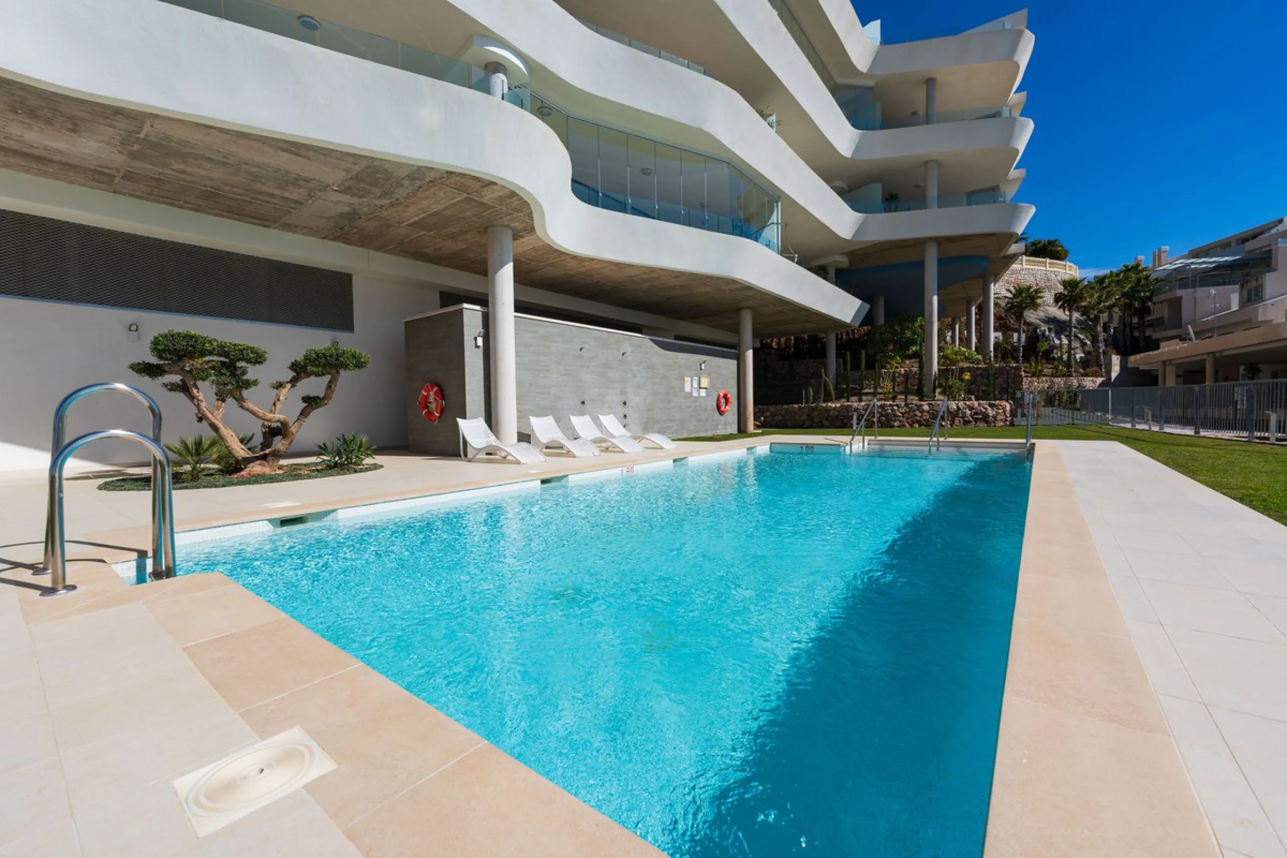 Apartment - Penthouse Duplex в продаже в Benalmadena, Málaga. В доме 3 спален и 2 ванных комнат. Площадь дома 155 м²