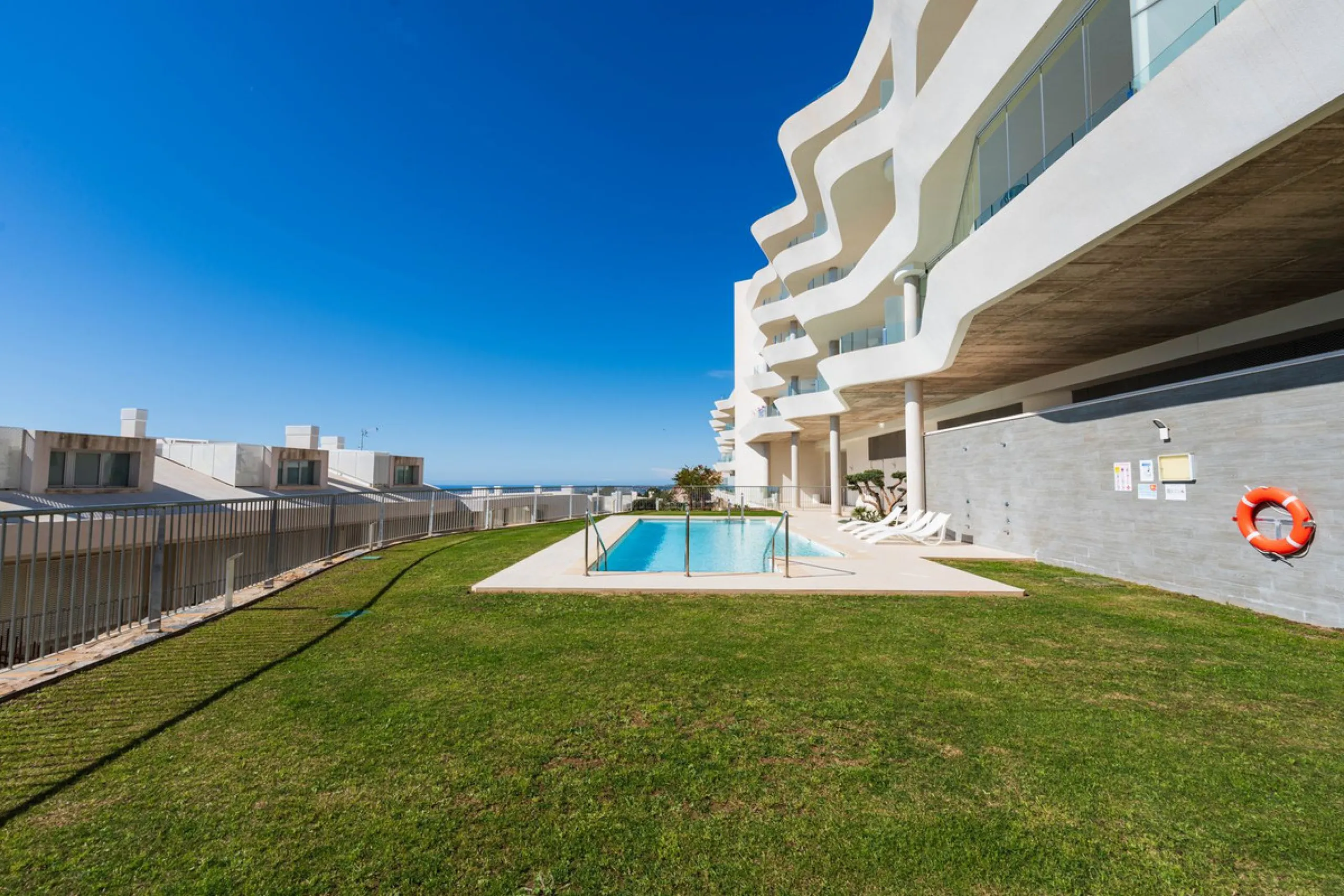 Apartment - Penthouse Duplex в продаже в Benalmadena, Málaga. В доме 3 спален и 2 ванных комнат. Площадь дома 155 м²