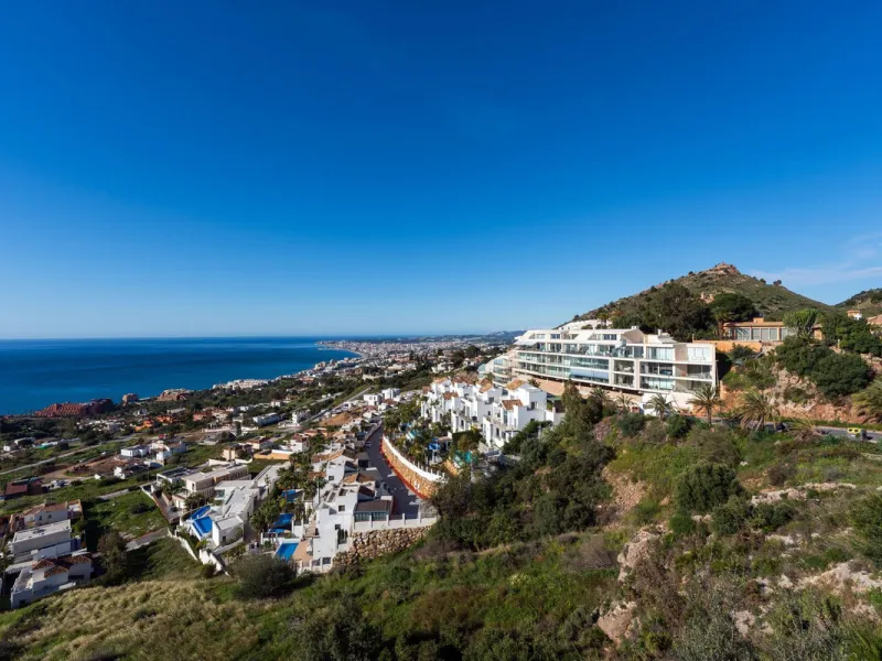 Apartment - Penthouse Duplex в продаже в Benalmadena, Málaga. В доме 3 спален и 2 ванных комнат. Площадь дома 155 м²