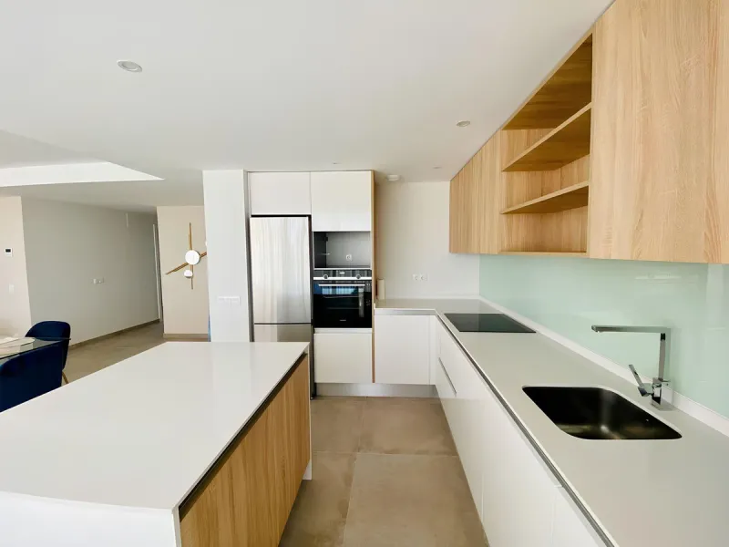 Welcome to this exclusive and elegant apartment that offers and spacious residence for you and your family.