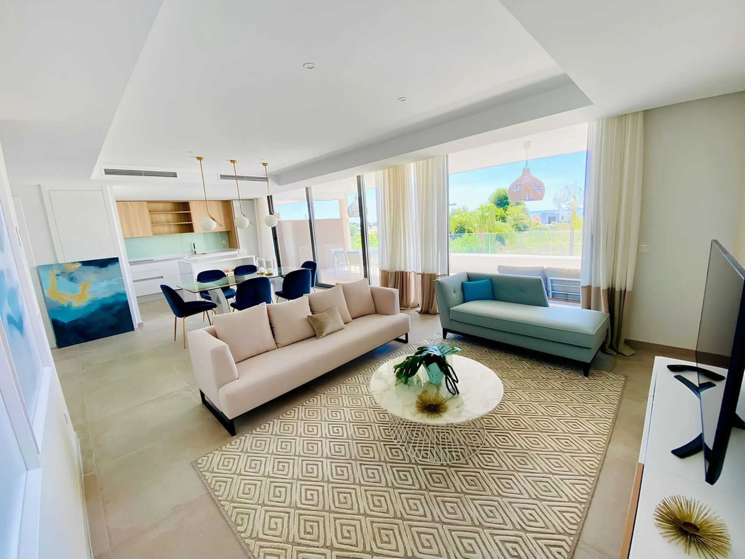 Welcome to this exclusive and elegant apartment that offers and spacious residence for you and your family.