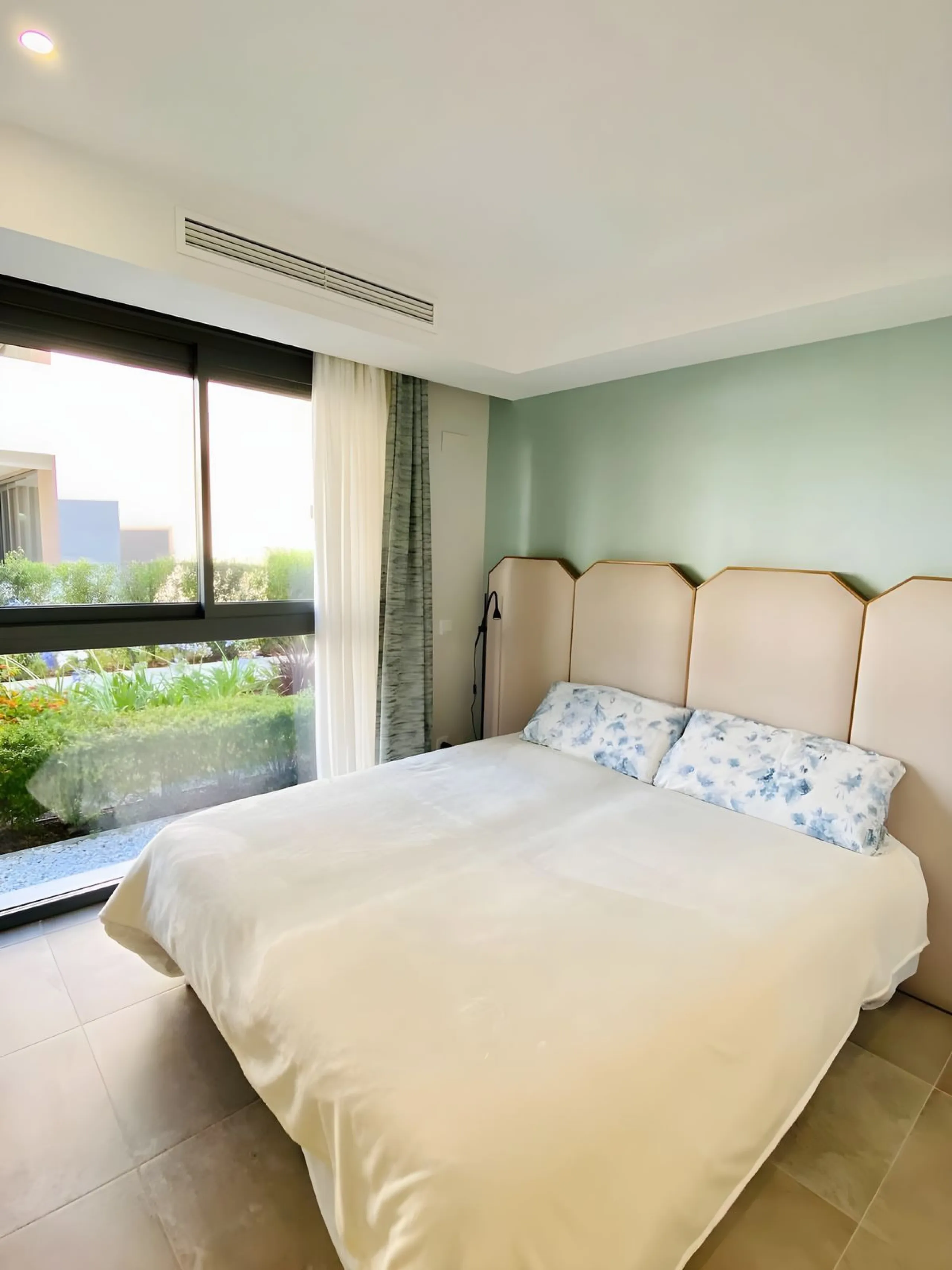 Welcome to this exclusive and elegant apartment that offers and spacious residence for you and your family.