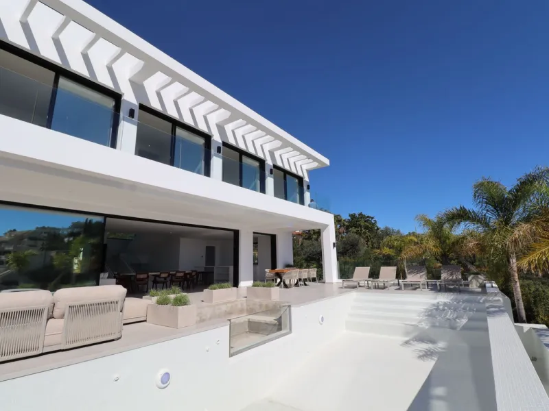 PANORAMIC-VIEW VILLA FOR SALE IN ELVIRIA | MARBELLA