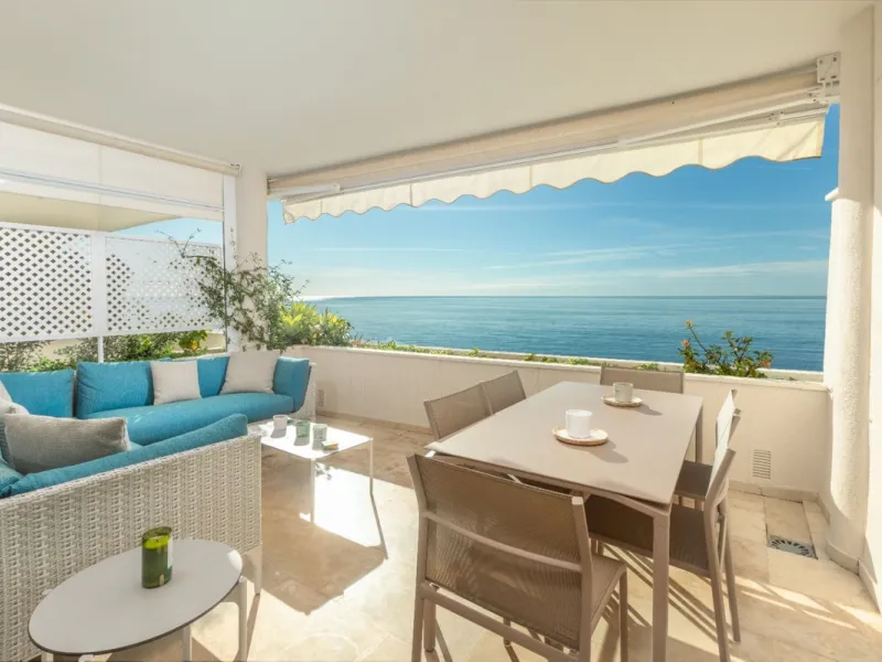 Exclusive Seafront Apartment on the Costa del Sol – A Mediterranean Paradise!