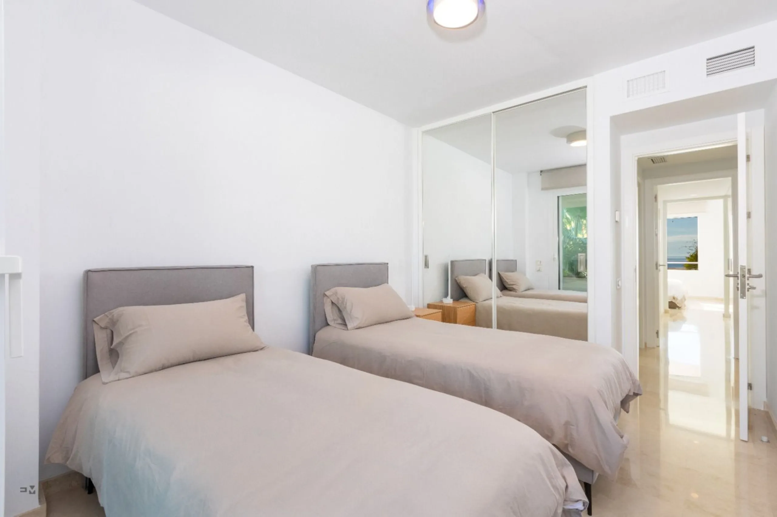 Exclusive Seafront Apartment on the Costa del Sol – A Mediterranean Paradise!