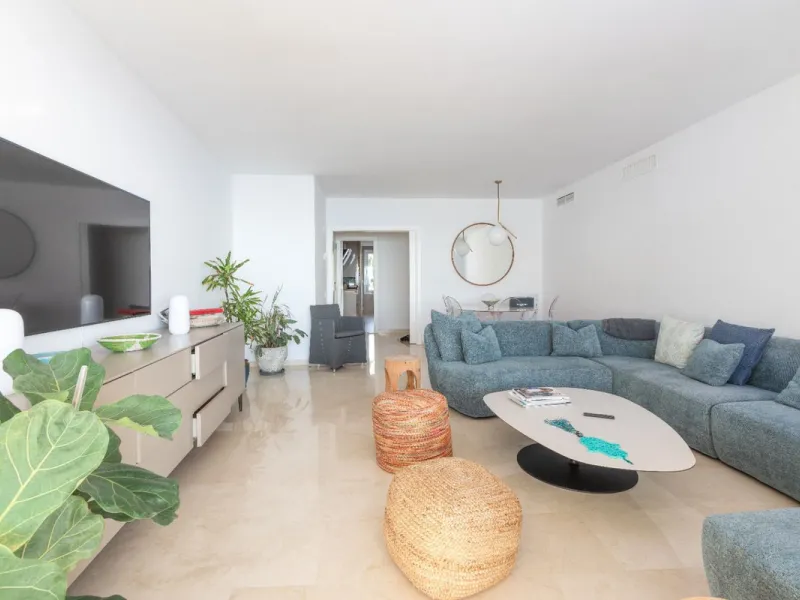 Exclusive Seafront Apartment on the Costa del Sol – A Mediterranean Paradise!